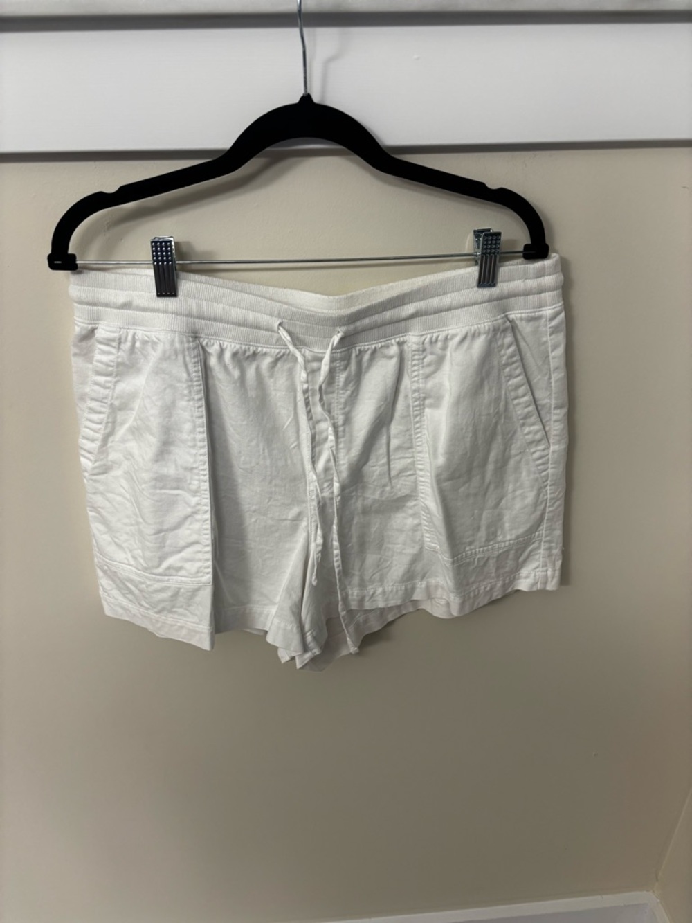 GAP White Drawstring Athletic Shorts